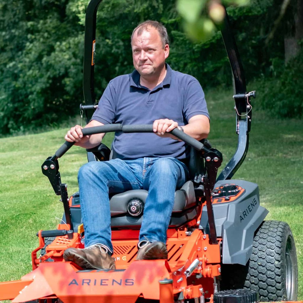 How to Level a Lawn Mower Deck: Expert Tips for a Perfect Cut